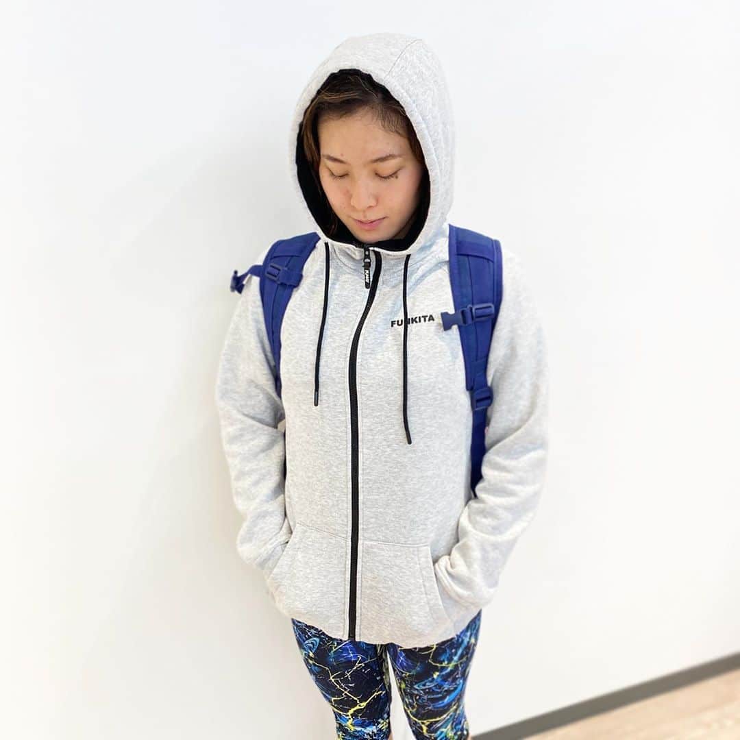 のインスタグラム：「ジムへの行き帰り🏋🏻‍♀️🏋🏻‍♀️ ・ どっちも最大77%オフセール対象商品✨✨ ・ 売り切れ続出してるから早めに見てみて！  びっくりする値段🥳  #funkitafit #ワンダーイヤーズ #フィットネスウェア #フィットネス女子 #anytimefitness #bestbodyjapan #fitnessgirl #アスレジャーファッション #トレーニングウェア #トレーニングタイツ #トレーニング女子の日常 #トレーニング女子」