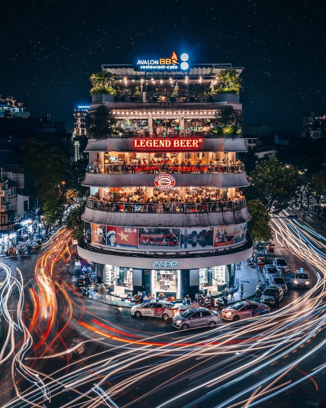 R̸K̸のインスタグラム：「The street is getting more and more prosperous and bustling. Just have a beer, back to the normal time.  #hellofrom Hanoi, Vietnam ・ ・ ・ ・ #discoverearth #ourplanetdaily #livingonearth #theweekoninstagram #visualambassadors #welivetoexplore #IamATraveler #wonderful_places #TLPics  #voyaged #sonyalpha #bealpha #aroundtheworldpix #moodygrams #artofvisuals  #streets_vision #complexphotos #HYPEBEAST #hbouthere #hsinthefield #lonelyplanet #luxuryworldtraveler #streetgrammers #streetmobs #clickcity #citygrammers #urbandstreet #way2ill #darkmobs @sonyalpha @hypebeast @highsnobiety @lightroom @soul.planet @earthfever @9gag @500px」