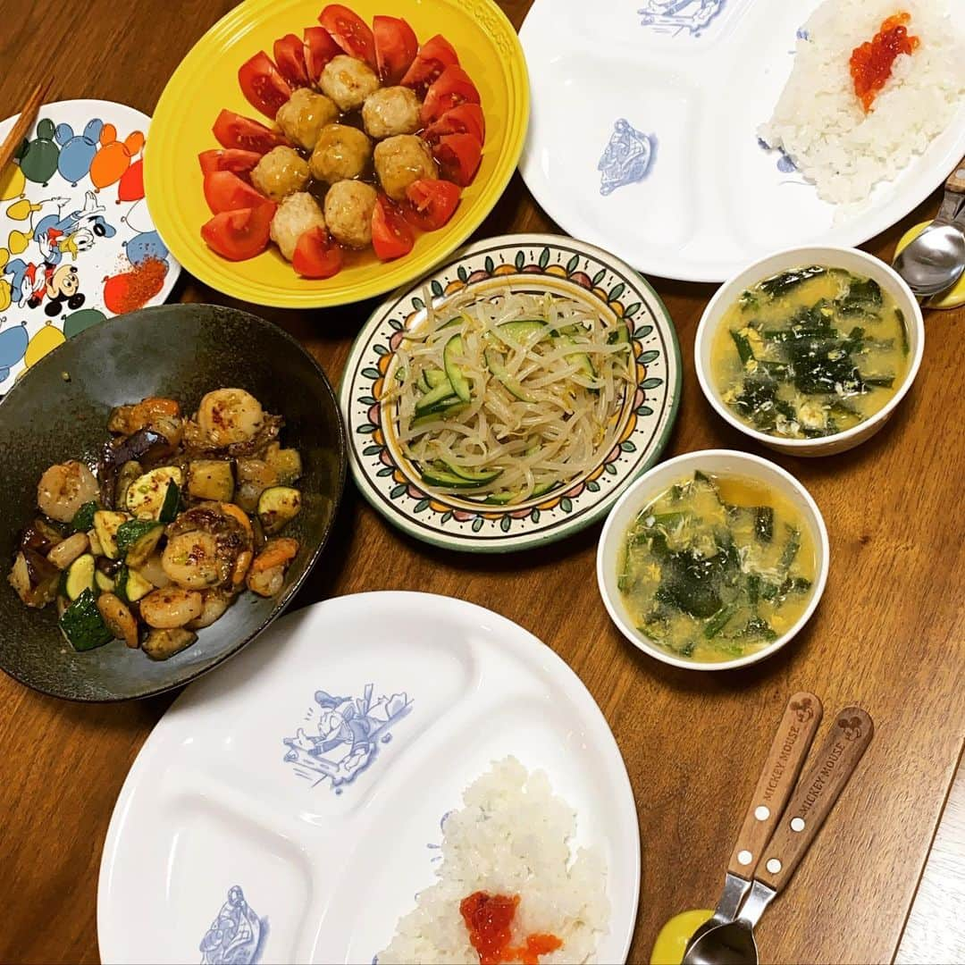 西山茉希さんのインスタグラム写真 - (西山茉希Instagram)「クラシック食堂してたら、 タイミングでカノン。 突然のエンディング感に笑いあり。  #西山食堂 #今宵はクラシックをバックに #音で映えプラス #赤で映え説学ぶ夜  そしたら原宿経由のギャルが来た。  #予約制守らないギャルーズ #愛しきナマカ  ギャルって言葉が違うな。 違くないけど違うな。 彼女等はスナオ。  #無邪気 #スナオ #幸あり  すぐ帰らせて平日に向かいます。  #ぐない」6月28日 21時04分 - maki.nshiyama50