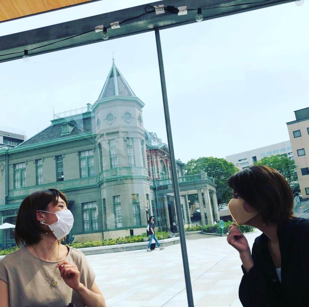 のインスタグラム：「ライブサポート、ピアノ🎹のayunaさんと、久しぶりに打ち合わせ🍀 1月振りでした✨ 会えて嬉しい😊 何の打ち合わせかは、お楽しみに🌈」