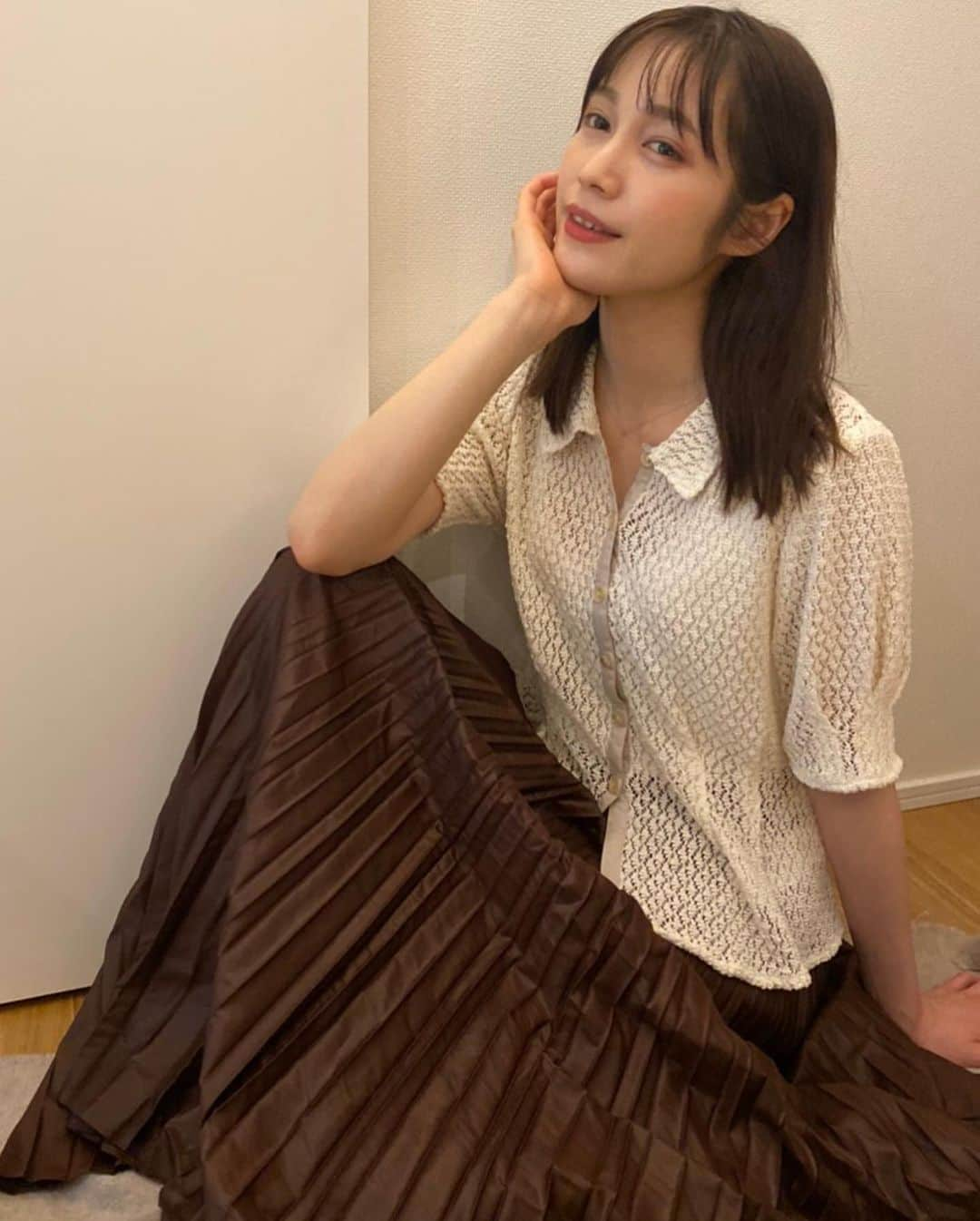 中村ゆりかさんのインスタグラム写真 - (中村ゆりかInstagram)「友達が撮ってくれました...話しながら、リラックスしながらなので楽しかったです👼🏻🌼 まだあるのでまた載せますね...」6月28日 21時27分 - yurikanakamura_official