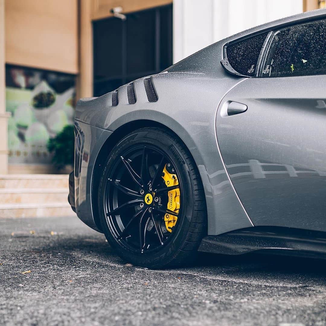 CarsWithoutLimitsさんのインスタグラム写真 - (CarsWithoutLimitsInstagram)「Ferrari #F12tdf Photos @qiuyangphoto  #carswithoutlimits」6月28日 21時27分 - carswithoutlimits