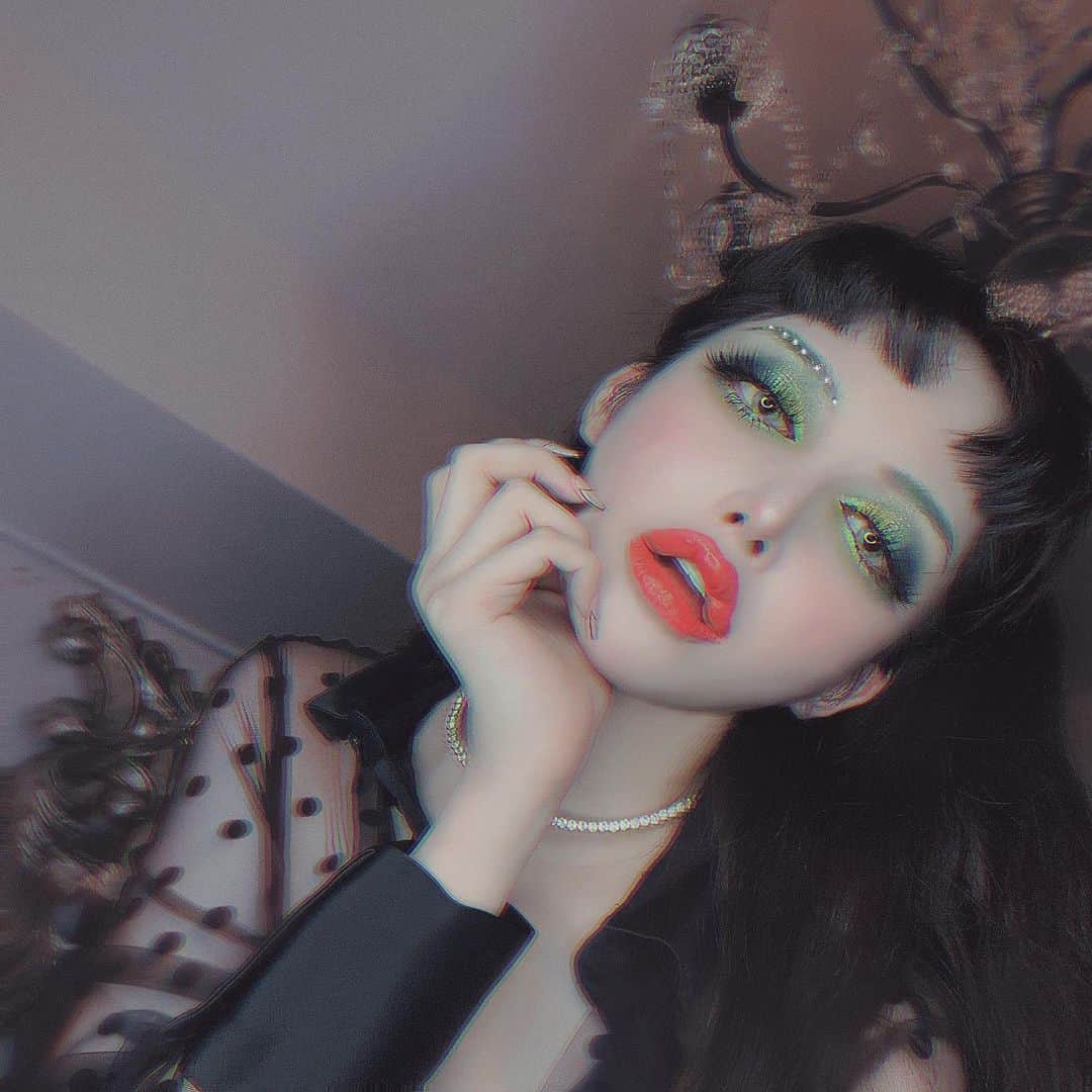 chiiiiiのインスタグラム：「🐍🦎🍃🌳💚」
