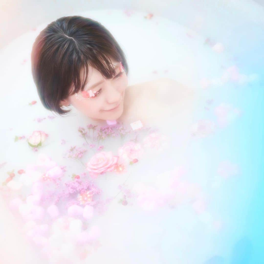 マコ・プリンシパルのインスタグラム：「「Cream」other cut👼🌸💠🌸💠 ・ 🍦 ・ 🍦 ・ ・ 📸　@moeeeeko28 💄　@jjstagram_make_up #まこみなみん　#macominaming #Cream #濃厚接触」