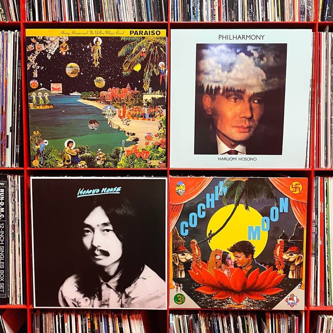VERBALのインスタグラム：「本日はビンジ・リスニングの日。ずっと音楽を聴いて、レコ屋行って、また音楽を聴いた贅沢な一日でした。夜は#細野晴臣 氏の作品縛りで、特に「コチンの月」に刺激を頂きまくってます。インド旅行を共にしたという現代アーティストの #横尾忠則 氏のアートワークもキテます🌕 #hosonoharuomi  #YMO Deep diving the world of Haruomi Hosono. Especially inspired by ‘Cochin Moon’, a pre-YMO collaboration album with graphic desginer and artist Tadanori Yokoo, after their trip to India.」