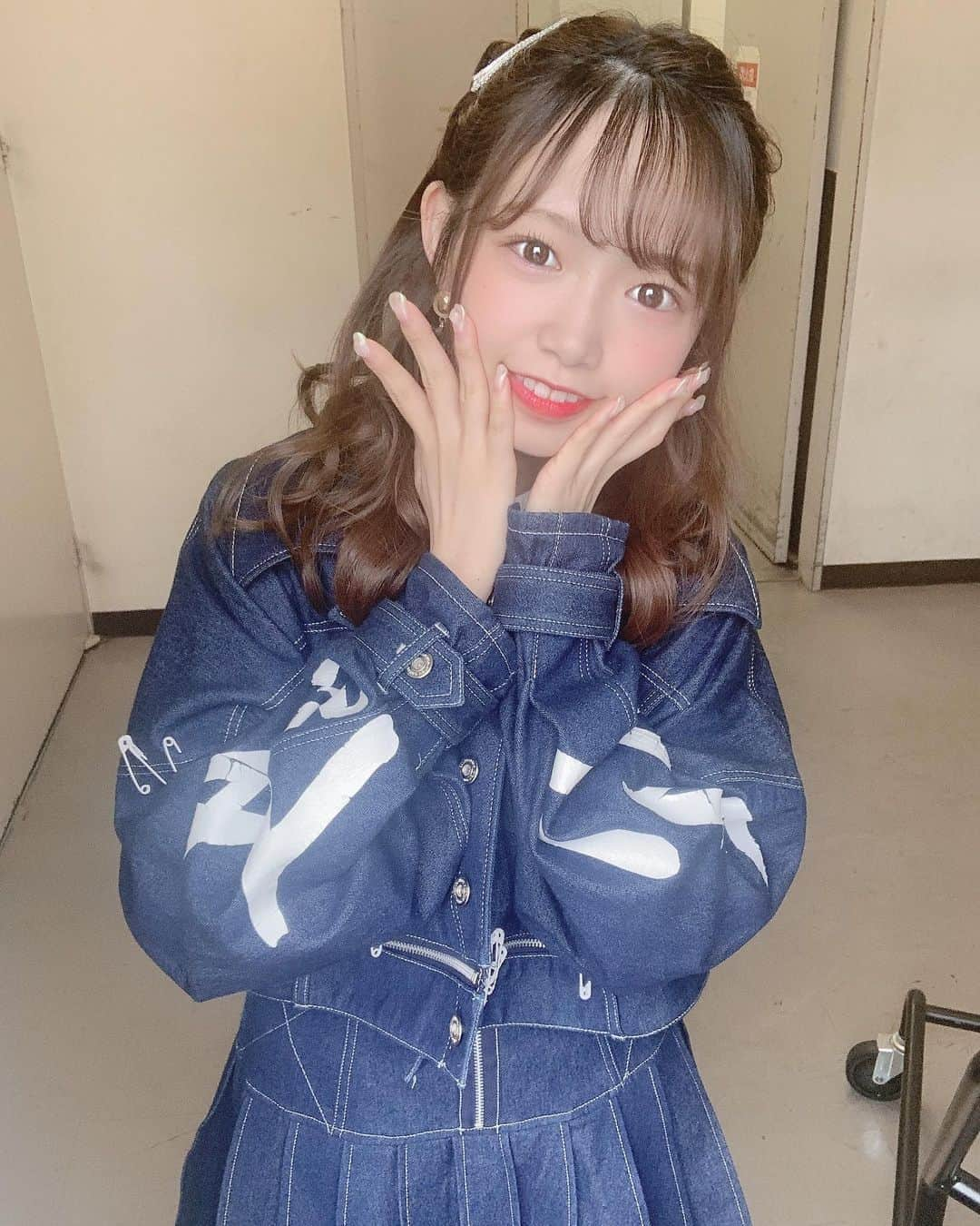 畑美紗起さんのインスタグラム写真 - (畑美紗起Instagram)「たまにはアイドル〜なやつも載せてみる💭🤍 ㅤㅤㅤㅤㅤㅤㅤㅤㅤㅤㅤㅤㅤㅤㅤㅤㅤㅤㅤㅤㅤㅤㅤㅤㅤㅤㅤㅤㅤㅤㅤㅤ ️ㅤㅤㅤㅤㅤ ㅤㅤㅤㅤㅤㅤㅤㅤㅤㅤㅤㅤㅤㅤㅤㅤㅤㅤㅤㅤㅤㅤㅤㅤㅤㅤ ひさしぶりに衣装を着てライブぎできて、 ほんっっとうにたのしかったです🥰  ㅤㅤㅤㅤㅤㅤㅤㅤㅤㅤㅤㅤㅤㅤㅤㅤㅤㅤㅤㅤㅤㅤㅤㅤㅤㅤㅤㅤㅤㅤㅤㅤ ️ㅤㅤㅤㅤㅤ ㅤㅤㅤㅤㅤㅤㅤㅤㅤㅤㅤㅤㅤㅤㅤㅤㅤㅤㅤㅤㅤㅤㅤㅤㅤㅤ 7人体制でそーしゃるでぃすたんすで、 歌割も曲数も覚えることもいつものライブより ヨルライよりも多くて緊張がすごかったよう…🥺💓💓 ㅤㅤㅤㅤㅤㅤㅤㅤㅤㅤㅤㅤㅤㅤㅤㅤㅤㅤㅤㅤㅤㅤㅤㅤㅤㅤㅤㅤㅤㅤㅤㅤ ️ㅤㅤㅤㅤㅤ ㅤㅤㅤㅤㅤㅤㅤㅤㅤㅤㅤㅤㅤㅤㅤㅤㅤㅤㅤㅤㅤㅤㅤㅤㅤㅤ 初の無観客ライブどうなるかなあと とっても不安だったのですが、 みてくださったみなさんありがとうございました🧚🏻‍♀️🌸 ㅤㅤㅤㅤㅤㅤㅤㅤㅤㅤㅤㅤㅤㅤㅤㅤㅤㅤㅤㅤㅤㅤㅤㅤㅤㅤㅤㅤㅤㅤㅤㅤ ️ㅤㅤㅤㅤㅤ ㅤㅤㅤㅤㅤㅤㅤㅤㅤㅤㅤㅤㅤㅤㅤㅤㅤㅤㅤㅤㅤㅤㅤㅤㅤㅤ 応援してくれてありがとう💐 ㅤㅤㅤㅤㅤㅤㅤㅤㅤㅤㅤㅤㅤㅤㅤㅤㅤㅤㅤㅤㅤㅤㅤㅤㅤㅤㅤㅤㅤㅤㅤㅤ ️ㅤㅤㅤㅤㅤ ㅤㅤㅤㅤㅤㅤㅤㅤㅤㅤㅤㅤㅤㅤㅤㅤㅤㅤㅤㅤㅤㅤㅤㅤㅤㅤ みんなもたのしめてたら嬉しいな✌🏻🎶 ㅤㅤㅤㅤㅤㅤㅤㅤㅤㅤㅤㅤㅤㅤㅤㅤㅤㅤㅤㅤㅤㅤㅤㅤㅤㅤㅤㅤㅤㅤㅤㅤ ️ㅤㅤㅤㅤㅤ ㅤㅤㅤㅤㅤㅤㅤㅤㅤㅤㅤㅤㅤㅤㅤㅤㅤㅤㅤㅤㅤㅤㅤㅤㅤㅤ ㅤㅤㅤㅤㅤㅤㅤㅤㅤㅤㅤㅤㅤㅤㅤㅤㅤㅤㅤㅤㅤㅤㅤㅤㅤㅤㅤㅤㅤㅤㅤㅤ ️ㅤㅤㅤㅤㅤ ㅤㅤㅤㅤㅤㅤㅤㅤㅤㅤㅤㅤㅤㅤㅤㅤㅤㅤㅤㅤㅤㅤㅤㅤㅤㅤ #ラストアイドル #畑美紗起 #ラストアイドル2期生 #無観客ライブ #愛を知る #ライブ #ハーフツイン #shooting #lastidol #me」6月28日 21時59分 - miiicha_0327