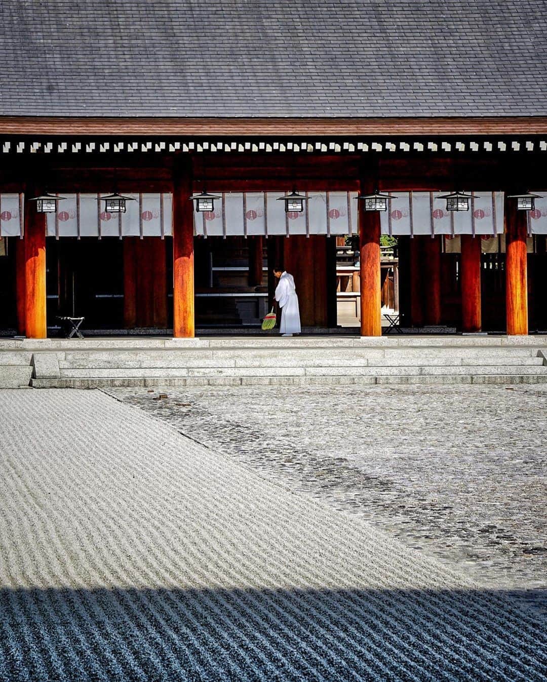 Koichiのインスタグラム：「| Morning routine . #Hellofrom #Nara #BeautifulJapan . #橿原神宮 #橿原 #奈良 . . When the door to the world opens again, please visit beautiful Japan. Japan has a unique culture and beautiful seasonal nature that will always give you fresh surprises and wonderful experiences. See you soon! .」