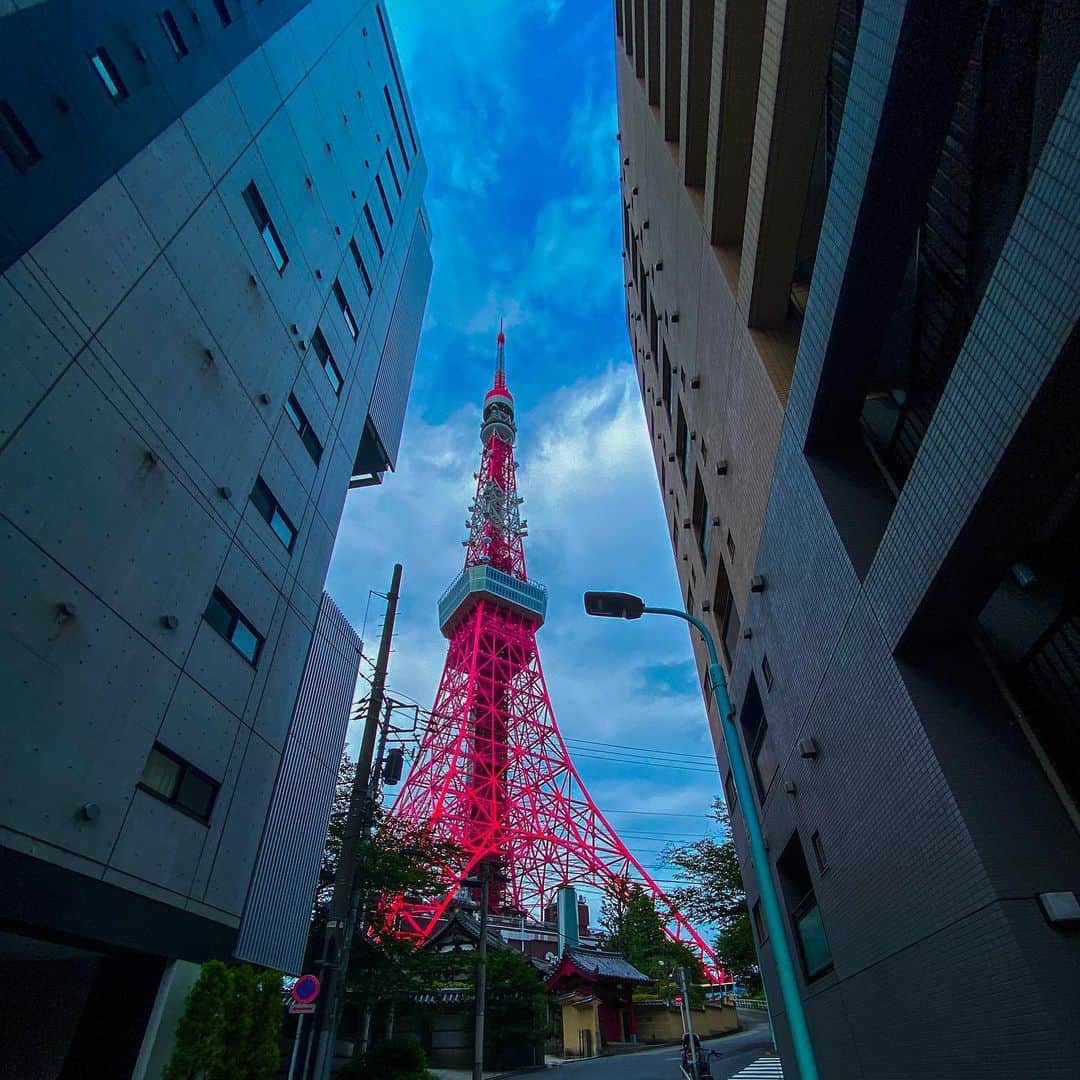 zoppさんのインスタグラム写真 - (zoppInstagram)「#東京タワー #toweroftokyo #tokyotower #レコーディング #rec #soundcity  近年は自社スタジオでのレコーディングだったため、かなり久しぶりに外スタジオでのレコーディングでした。徒歩5分内に東京タワーあったんで撮っておかないとね。」6月28日 22時11分 - zopp1980