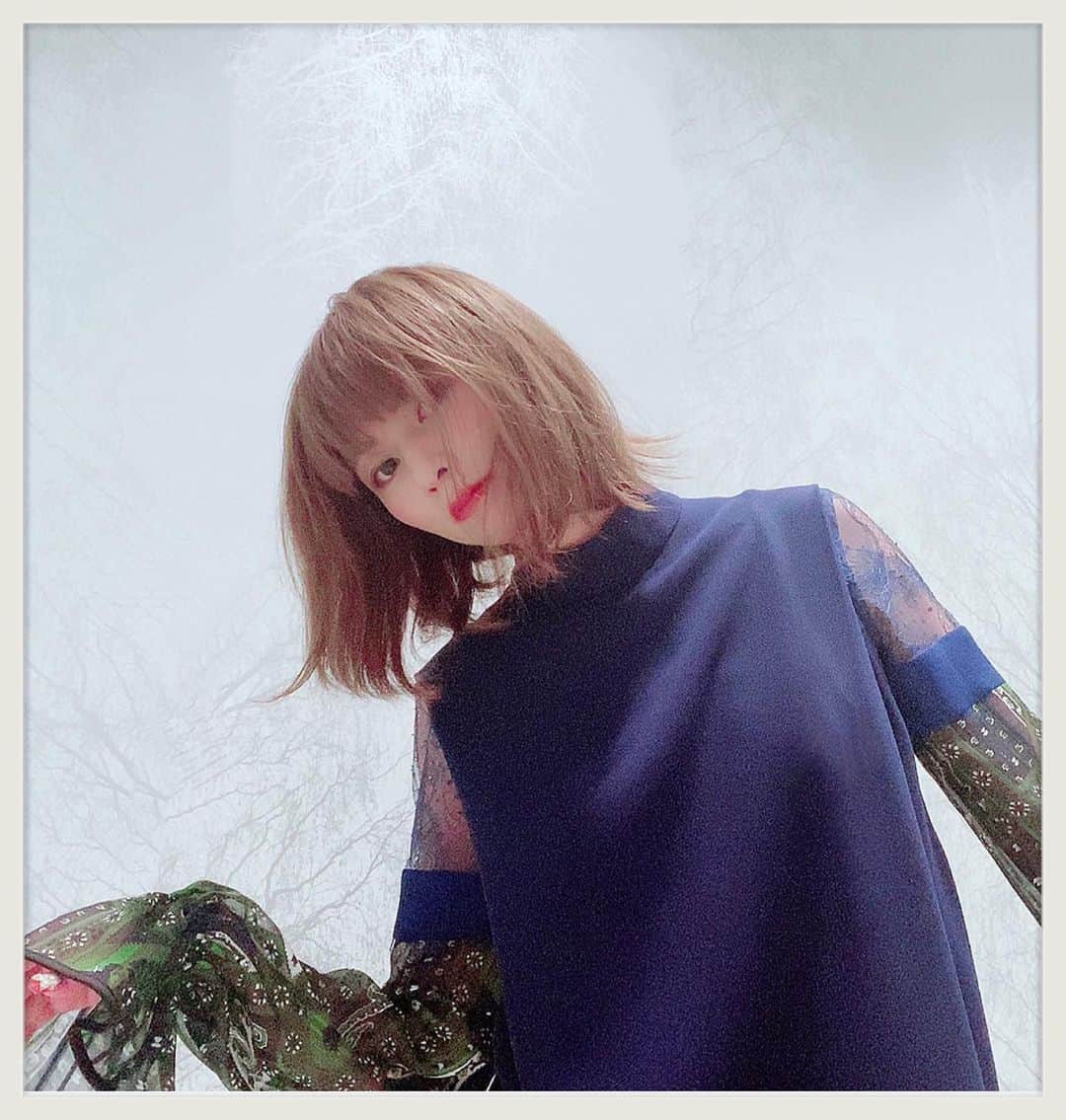 知華さんのインスタグラム写真 - (知華Instagram)「2020.06.28 物欲ないなぁ〜と思ったけど 結局買う。 mameの新作。  @mamekurogouchi  #着飾る愉しみ」6月28日 22時14分 - tomoca1204