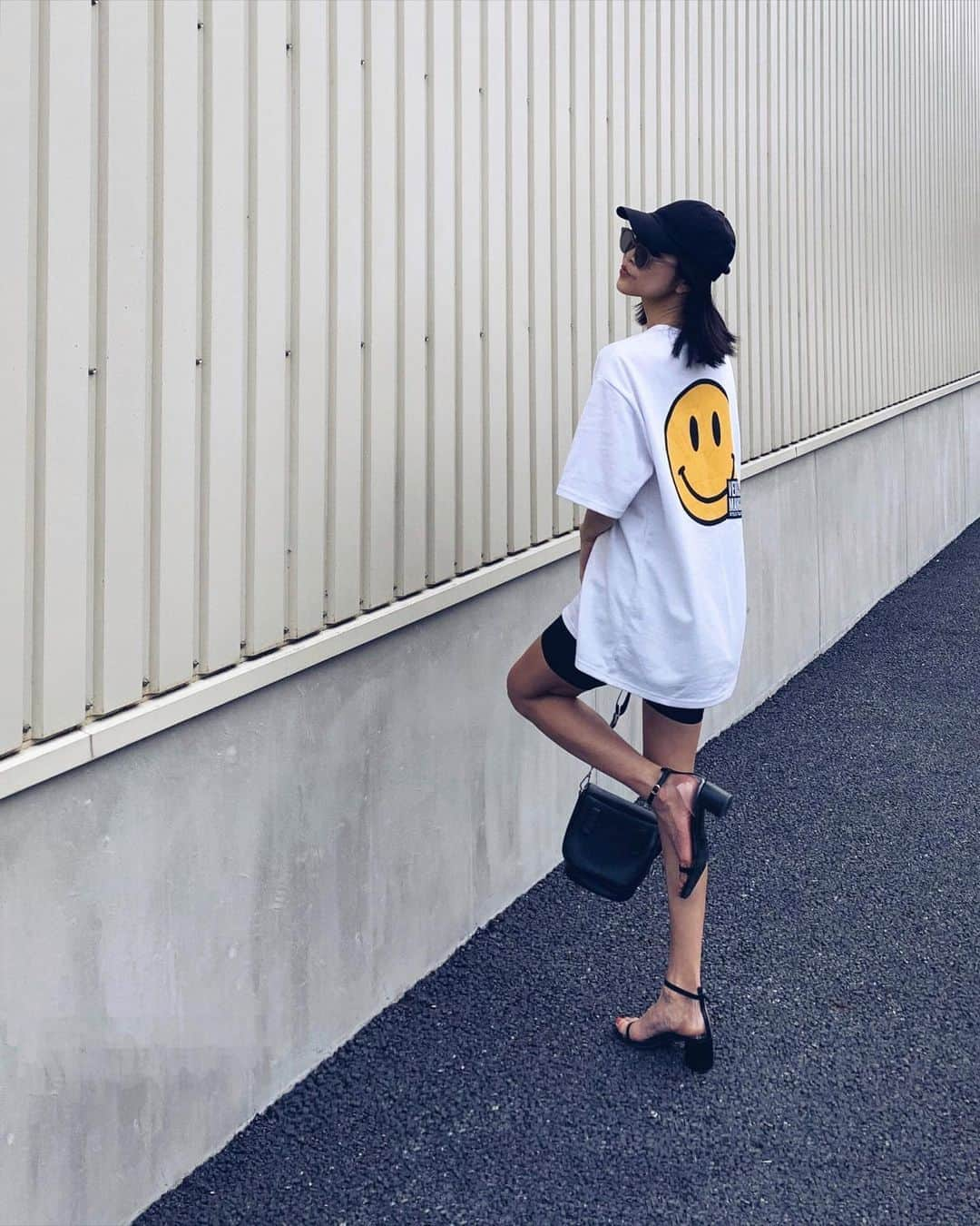 ALISA MATSUMURAさんのインスタグラム写真 - (ALISA MATSUMURAInstagram)「Style:) keep it simple…😎 . 🙂💛🧡 . お気に入りです🙂💛 . #RULAHコーデ#RULAH_official#スマイル#keepsmiling #keepsmile#クリアサンダル#カジュアルコーデ#スマイル#群馬#高崎#す」6月28日 22時18分 - alisa_raw