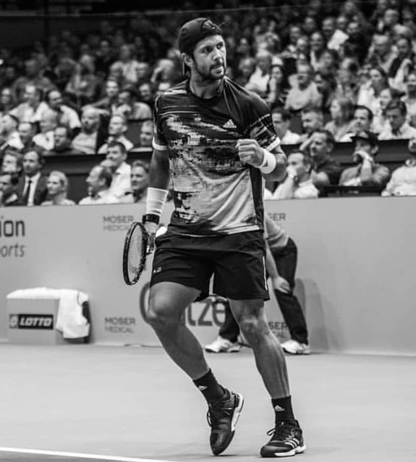 フェルナンド・ベルダスコのインスタグラム：「Siento mucho todo lo que ha pasado en el Adria Tour . Son terribles noticias el ver que tanto jugadores , como familiares y amigos se han contagiado con COVID-19. Les deseo a todos una rápida recuperación y que nos podamos ver pronto todos juntos en una pista de tenis !!」