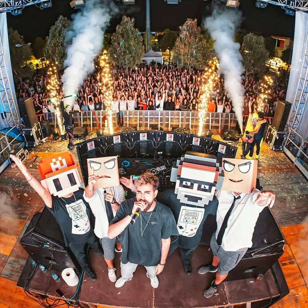 Spinnin' Recordsさんのインスタグラム写真 - (Spinnin' RecordsInstagram)「Full lineup reveal! @ayormusic, @valy_mo, @byormusic, @sunstarsitaly, @rudeejayofficial , @dabrozz, @djsfrommars and @reecelowartist are going to bring some heat to this Friday's @musicalfreedom Unlimited stream 🔥 ​ ​#SpinninRecords #MusicalFreedomUnlimited」6月25日 2時37分 - spinninrecords