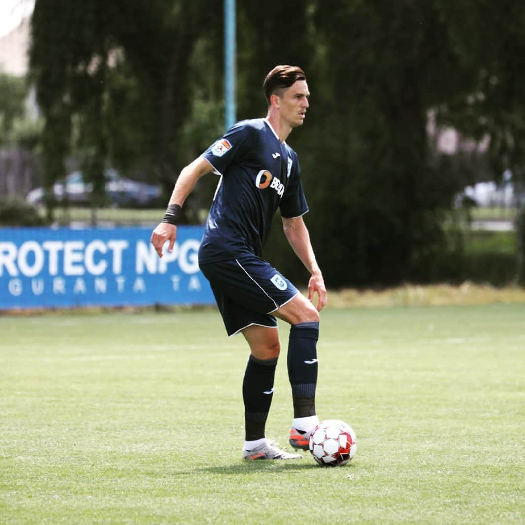 フローリン・ガルドシュさんのインスタグラム写真 - (フローリン・ガルドシュInstagram)「#friendly ⚽️」6月25日 2時47分 - floringardos