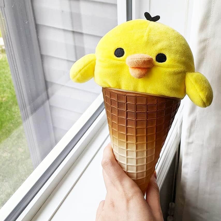 Rilakkuma US（リラックマ）さんのインスタグラム写真 - (Rilakkuma US（リラックマ）Instagram)「Breaking news! Kiiroitori is the perfect shape to be an ice scream scoop, as discovered by @kiro_stories 🍦🍦🍦 We'd like to once again thank our fans for creating this adorable content ❤️ . . . #rilakkumaus #rilakkuma #sanx #kiiroitori #icecream #summer #kawaii #リラックマ #サンエックス」6月25日 3時01分 - rilakkumaus