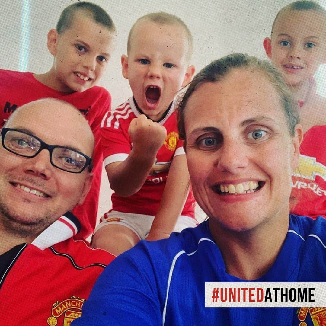 マンチェスター・ユナイテッドさんのインスタグラム写真 - (マンチェスター・ユナイテッドInstagram)「A very happy #UnitedAtHome family at half-time – same energy, guys! 😁  #MUFC #PremierLeague」6月25日 3時01分 - manchesterunited