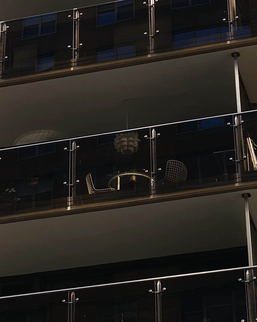 アリス・ガオのインスタグラム：「mid-century voyeurism」