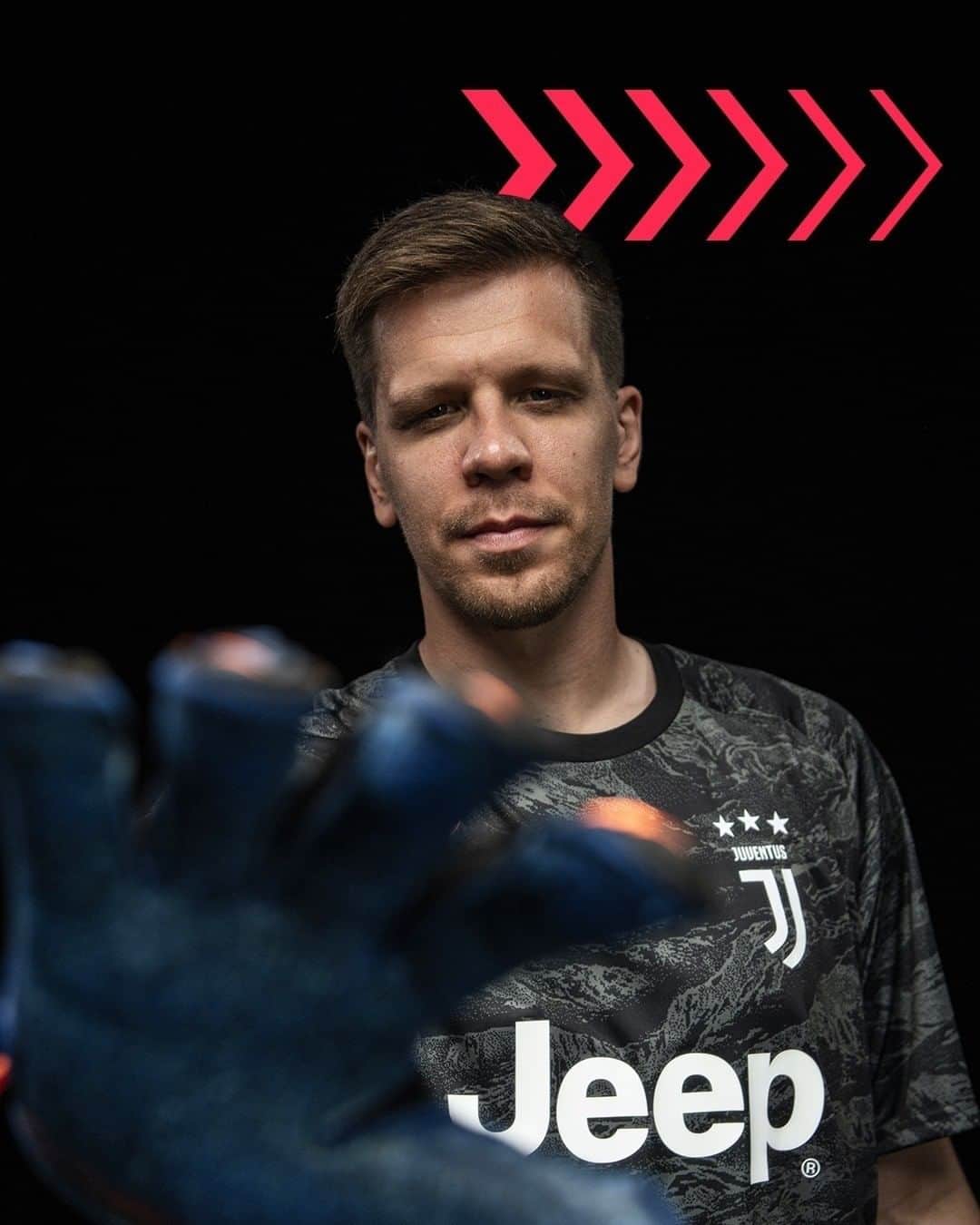 ユヴェントスFCさんのインスタグラム写真 - (ユヴェントスFCInstagram)「Connect to your champions everyday 📲⚪️⚫️ From now, Juventus is just #OneTouchAwayFromYou. New Website and New Official App. (link in bio). #LiveAhead」6月25日 2時58分 - juventus