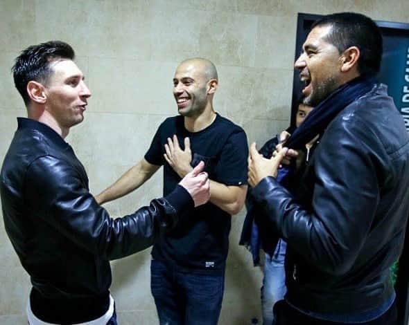 ハビエル・マスチェラーノのインスタグラム：「Feliz cumple @leomessi y Román!!! Que tengan un Gran Día!!!」