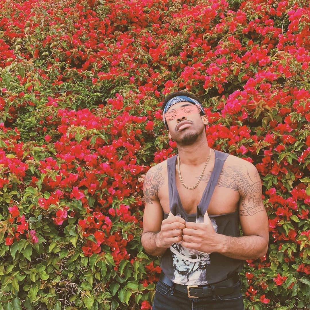 タイタス・マキン・ジュニアのインスタグラム：「Thank you Lord for the🌺outside🌺」