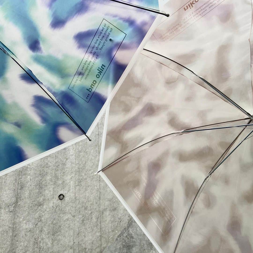 ニコアンドさんのインスタグラム写真 - (ニコアンドInstagram)「【Rain goods】﻿ niko and ... オリジナルレイングッズのご紹介です。﻿ ﻿ 雨の日に持つとウキウキした気分になれる﻿ 可愛いプリントの入ったビニール傘は﻿ この梅雨シーズン、特におすすめのアイテム！﻿ ﻿ スワイプで他の柄も紹介しています▷▷▷﻿ ﻿ 価格は ¥800〜 と、どれも買いやすく ビニール傘に見えない程、丈夫な作りです！  他にもニコアンドではレイングッズを 多数ご用意しております。 是非、お好きな柄やサイズを 見つけてみてください！ ﻿ ﻿ TOP @nikoandtokyo﻿ ﻿ #nikoand #nikoandtokyo #であうにあう#styleeditrialbrand#uni9uesenses #harajuku #jingumae #tokyo #東京 #japan #日本 #渋谷 #原宿 #表参道 #shibuya #神宮前 #omotesando #ニコアンド #ニコアンドトーキョー #菅田将暉 #小松菜奈 #レイングッズ #Raingoods #傘 #umbrella #ビニール傘 #雨の日コーデ #雨 #梅雨 #梅雨入り」6月24日 18時26分 - nikoandtokyo