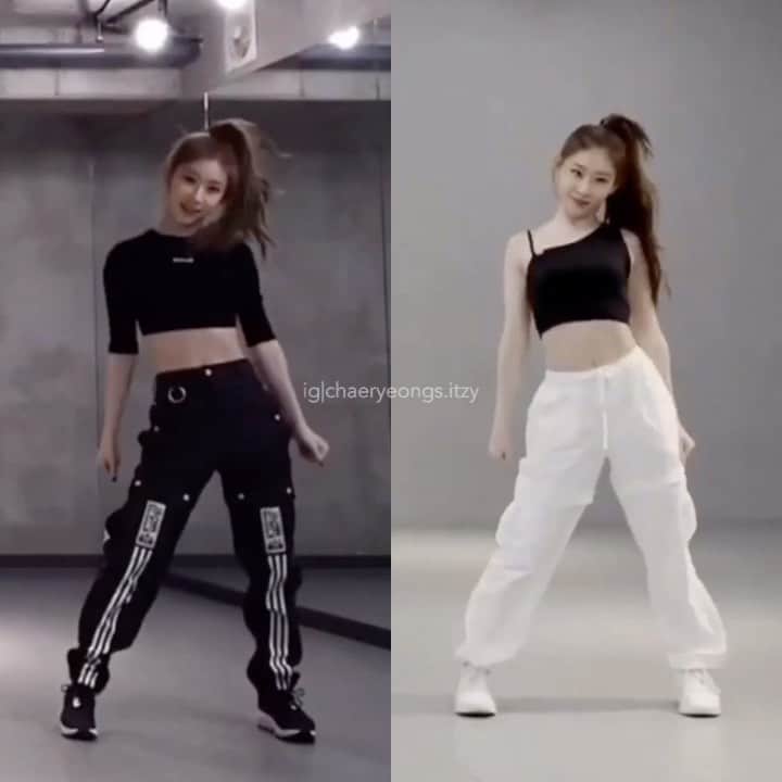 チェリョンのインスタグラム：「left or right outfit?🖤」