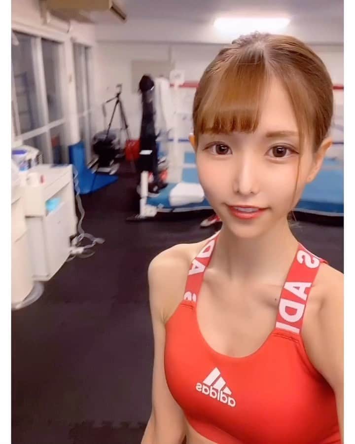 のインスタグラム：「with mygirlfriend💜🌈 #3minutecamp#ボクシング#ボクシングジム#パーソナルトレーナー#格闘技#総合格闘技#トレーニング#腹筋女子#筋トレ#fitness#フィットネスモデル#筋トレ女子#lgbt#セクマイ」