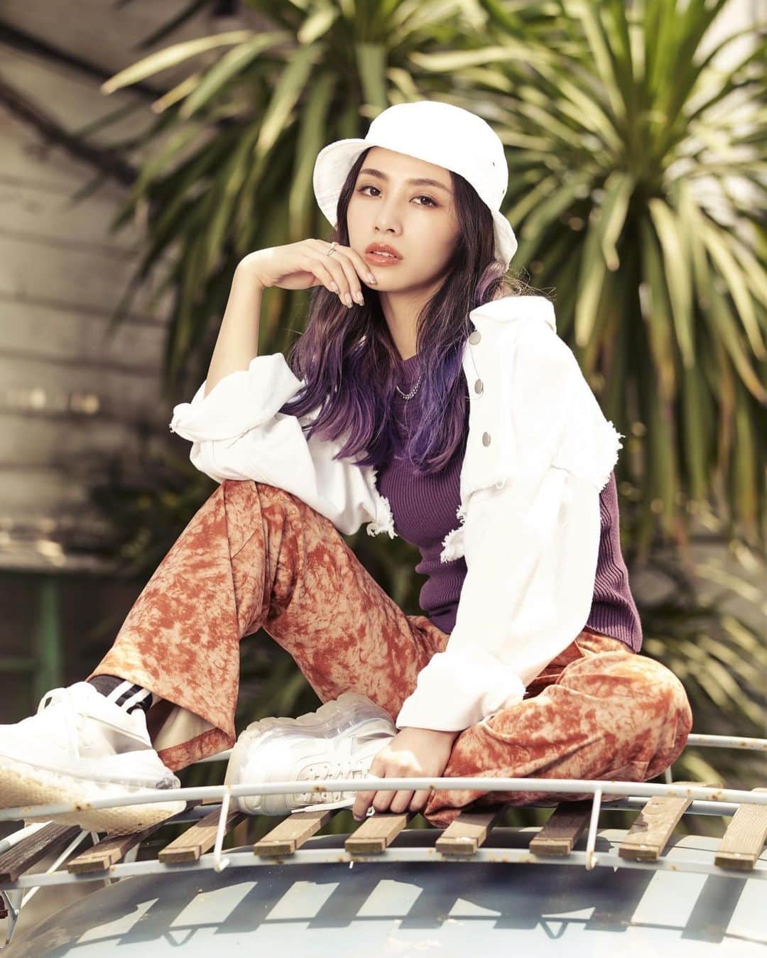 honoka のインスタグラム：「work it out今日から配信スタート﻿ そしてMVも公開になりました🙋🏻‍♀️✨﻿ ﻿ 会えない時期だからこそ﻿ みんなに私たちの想いが届くと嬉しいです！﻿ ﻿ 既にたくさん感想やメッセージも貰って﻿ 幸せです💕﻿ ﻿ ありがとーう！！！ #workitout」