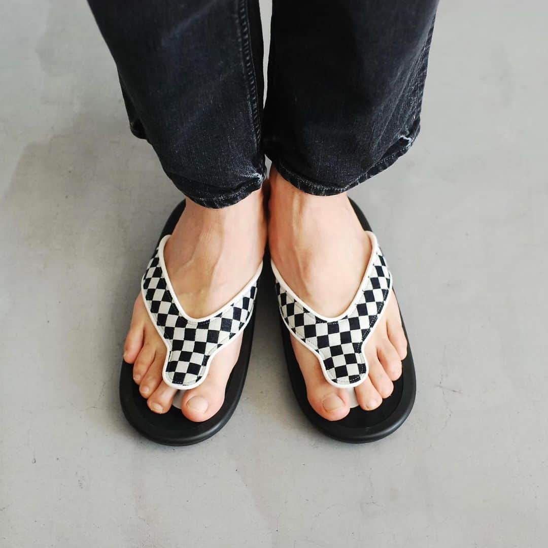 wonder_mountain_irieさんのインスタグラム写真 - (wonder_mountain_irieInstagram)「_ JoJo × itten. / ジョジョ×イッテン "BEACH SANDAL -checkered flag-" ¥36,300- _ 〈online store / @digital_mountain〉 https://www.digital-mountain.net/shopdetail/000000009508/ _ 【オンラインストア#DigitalMountain へのご注文】 *24時間受付 *15時までのご注文で即日発送 *送料無料(期間限定) tel：084-973-8204 _ We can send your order overseas. Accepted payment method is by PayPal or credit card only. (AMEX is not accepted)  Ordering procedure details can be found here. >>http://www.digital-mountain.net/html/page56.html _ #JoJo #itten. #ジョジョ #ない藤 _ 本店：#WonderMountain  blog>> http://wm.digital-mountain.info/blog/20200523/ _ 〒720-0044  広島県福山市笠岡町4-18  JR 「#福山駅」より徒歩10分 #ワンダーマウンテン #japan #hiroshima #福山 #福山市 #尾道 #倉敷 #鞆の浦 近く _ 系列店：@hacbywondermountain _」6月24日 19時35分 - wonder_mountain_