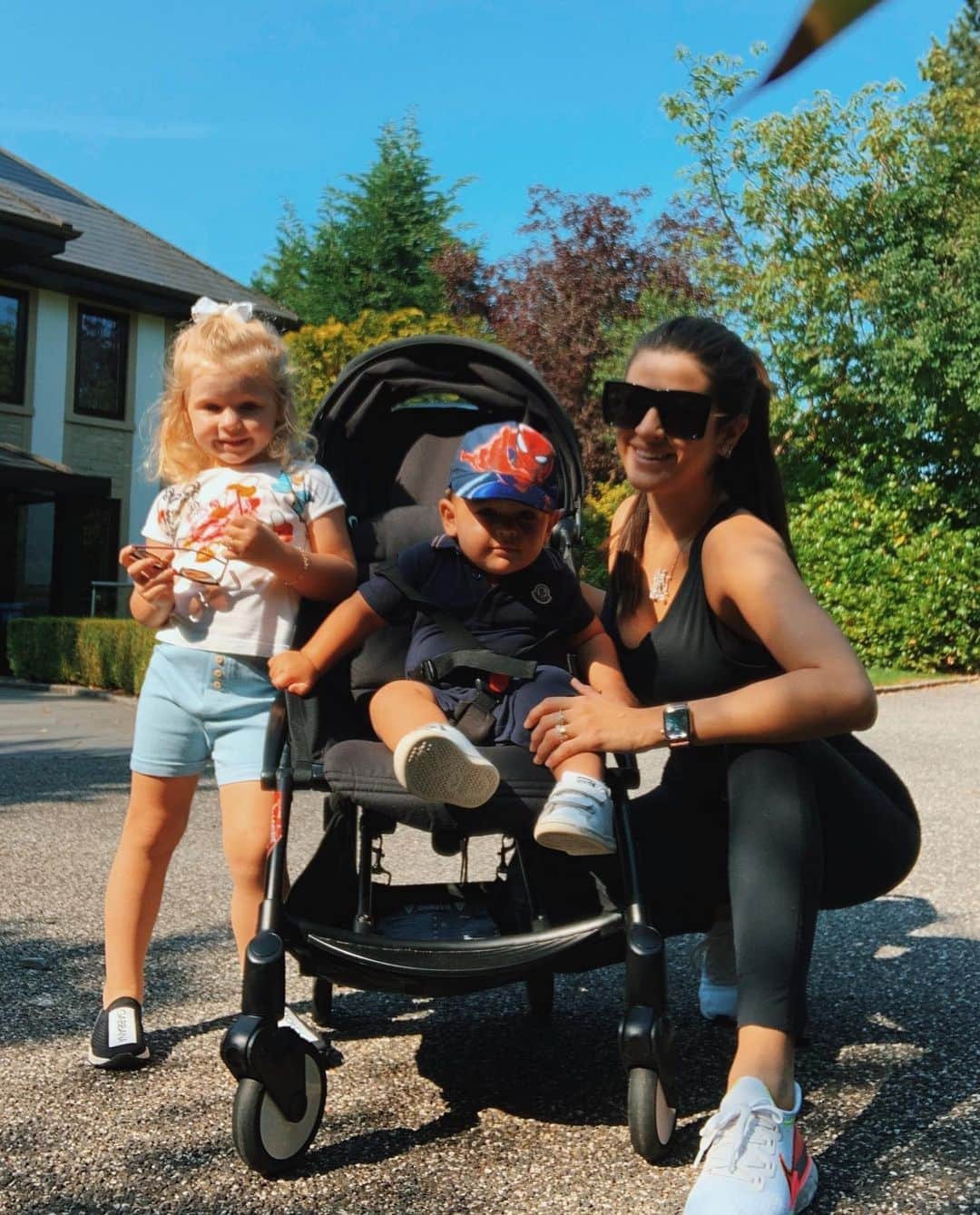 ナタリア・ベッカーのインスタグラム：「Antes do nosso passeio hoje ❤️🧸👸🏼」