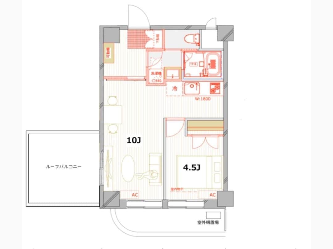 グッドルームさんのインスタグラム写真 - (グッドルームInstagram)「▼TOMOS　東京の空、ふたりと1匹  goodroomがお送りする オリジナルリノベ、TOMOS。  ルーフバルコニーがついて、 ペットとも一緒に過ごせるお部屋です！ -------------------⁠ ⁠ 東京 #駒沢大学  1LDK 44.54㎡  駒沢大学から徒歩わずか3分の絶好の立地！ 1階はBOOK OFFが入る立派なマンションです。 ペットとも住めちゃうんですよ〜！ エレベーターでお部屋に向かうと、 ワンフロア2部屋の贅沢な造り！  1LDKの間取りのお部屋は、 カップルやDINKSにぴったり◎ 2面採光で明るいリビング。  そしてこのお部屋一番のポイント、 ルーフバルコニーが開放的！ 使える広さは限られますが、 それでもこの特別感は病みつきになります！ 晴れた日にはモーニングをしたり、 椅子を並べて晩酌なんて素敵・・ 水回りまでフルリノベーション済なところも嬉しいですね。  あなたのライフスタイルにぴったりとくる使い方、 一緒に探してみませんか？ ⁠ ・⁠ こちらの物件は実際に住めるお部屋です。詳細はストーリー、ハイライトにて！⁠ ・⁠ こだわりのお部屋探しは、@goodroom_jp から URLをチェック！⁣⁣⁣⁣⁣⁣⁣⁣⁣⠀⁣⠀⁠ ・⠀⁠ ※最新のお家賃につきましては、リンク先物件ページからご確認ください。⁠ ⁠・⁠ #goodroom #interiordesign #decoration #myhome #homedesign #interiordecor #urbanlife #apartment #tokyo⁠ #東京 #生活 #シンプルな暮らし #シンプルライフ #日々の暮らし #引っ越し #暮らしを整える #二人暮らし #物件探し #お部屋探し #お洒落な暮らし #理想の空間 #空間デザイン #間取り図 #賃貸⁠ #丁寧な暮らし  #リノベーション  #デザイナーズ #無垢床  #ルーフバルコニーのある生活」6月24日 19時30分 - goodroom_jp