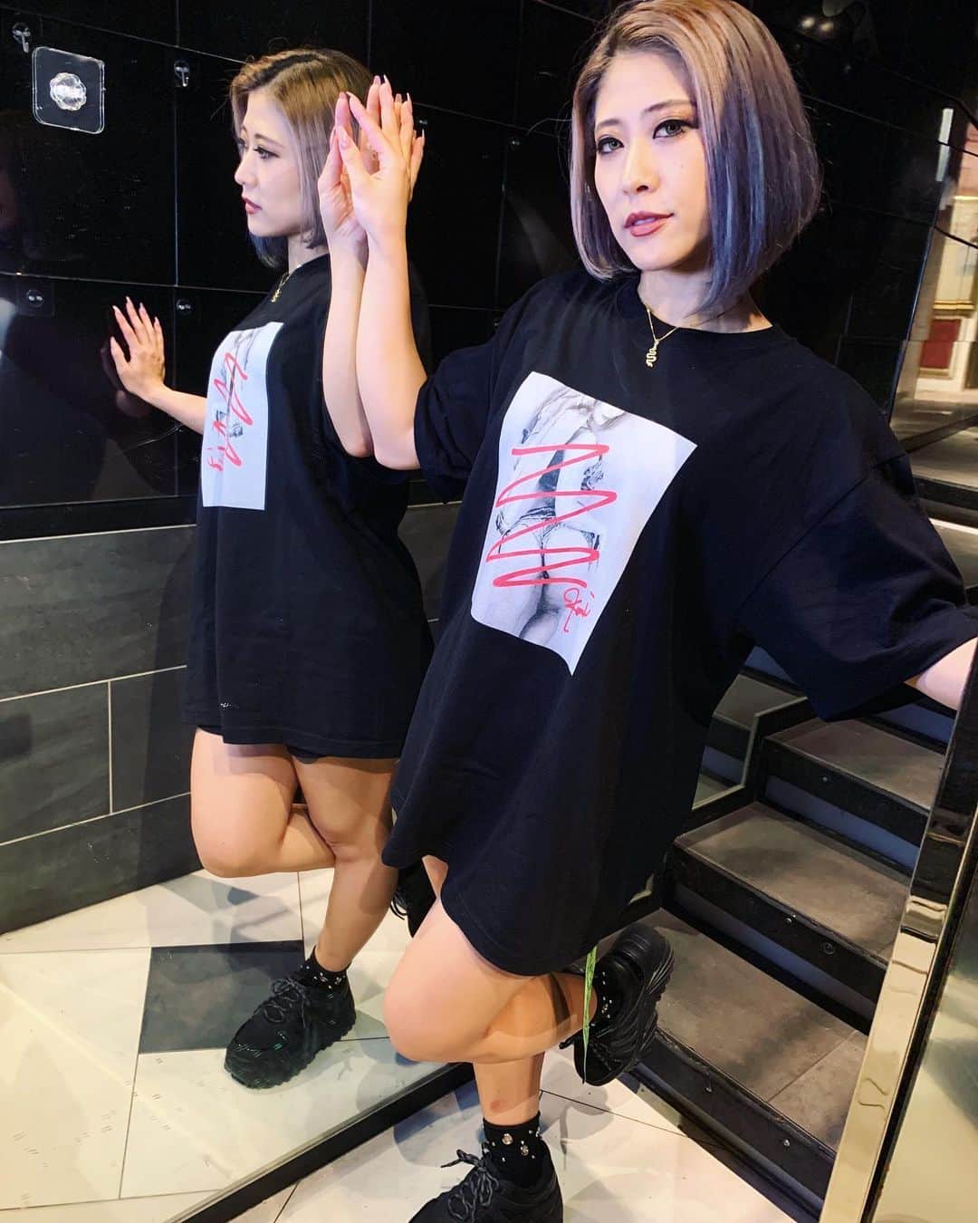 Kumiのインスタグラム：「. BLACK好評で 残りわずかです👀 . . Kumi 160cm 着用XL」