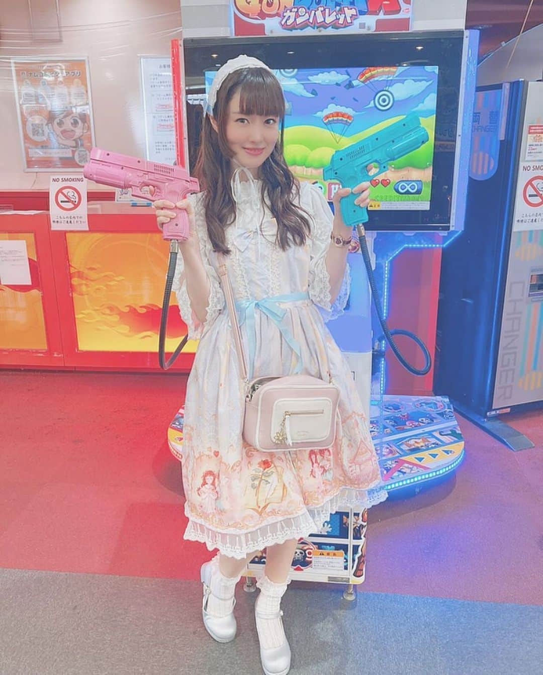 永井杏樹さんのインスタグラム写真 - (永井杏樹Instagram)「ゲーセンでまた撃ちたい❤  #ゲーセン  #ロリータ #ロリィタ #ロリータファッション #アンジェルロリータ  #lolitafashion #softlolita  #sweetlolita  #sweet #cute #japan  #永井杏樹 #アイドル  #民族ハッピー組  #hatihatitechno」6月24日 19時52分 - anju914_mh