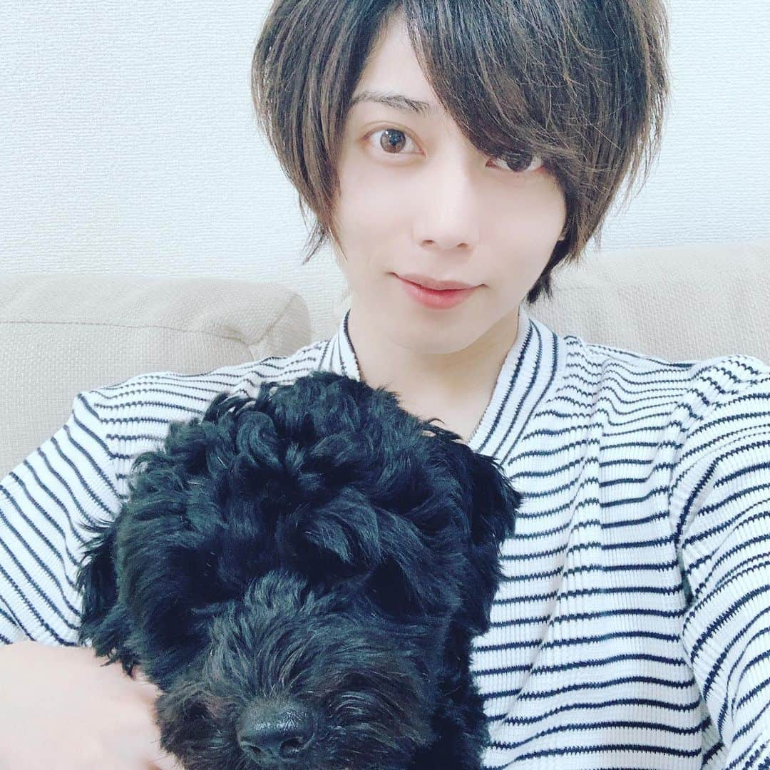 染谷俊之さんのインスタグラム写真 - (染谷俊之Instagram)「仲良し💕  #染谷俊之  #おこげ」6月24日 19時54分 - someya_toshiyuki