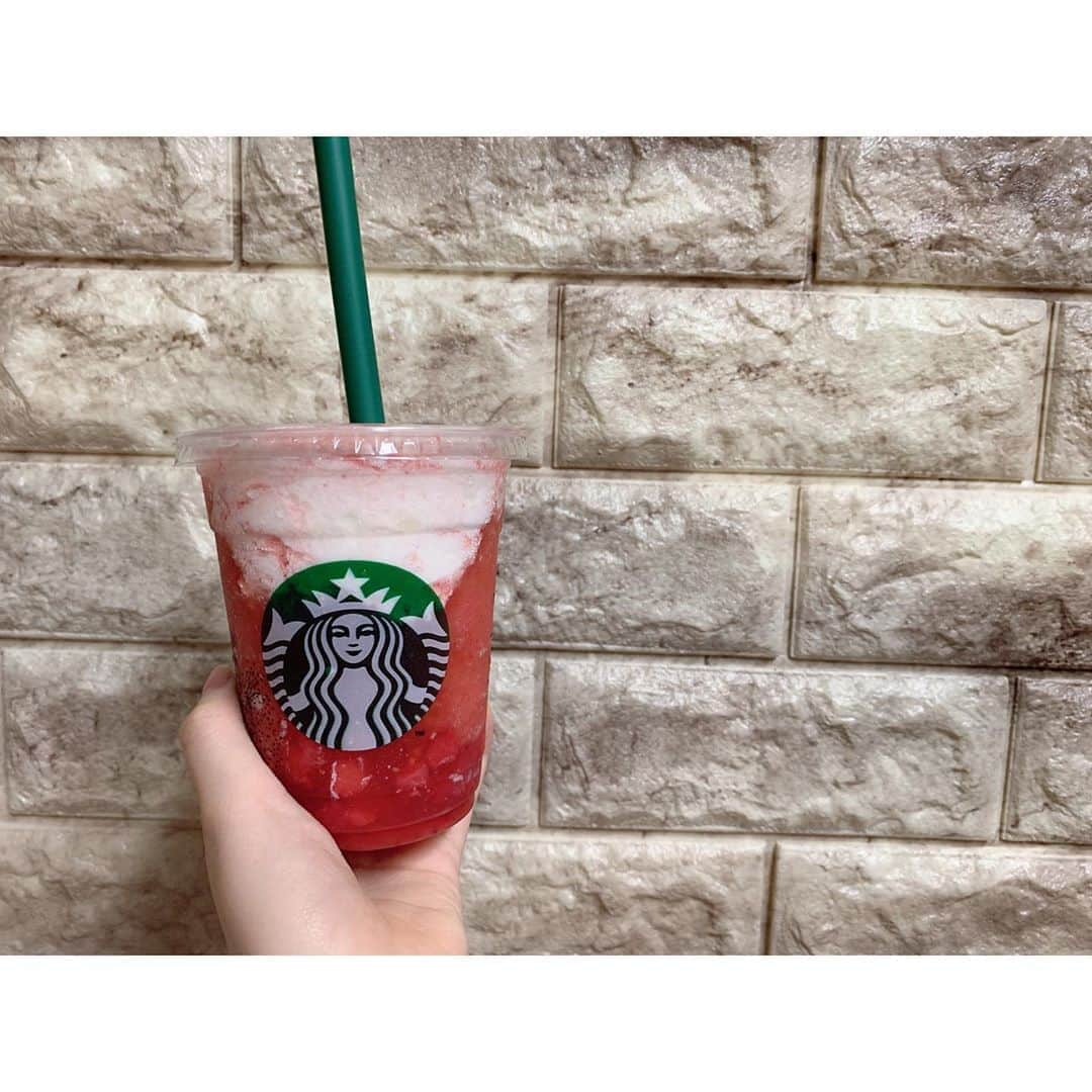 山邊歩夢さんのインスタグラム写真 - (山邊歩夢Instagram)「🤍🍓🤍 * * #スターバックス #スタバ #スタバ新作 #ゴロッとイチゴフラペチーノ」6月24日 19時59分 - ayuyamabe_official