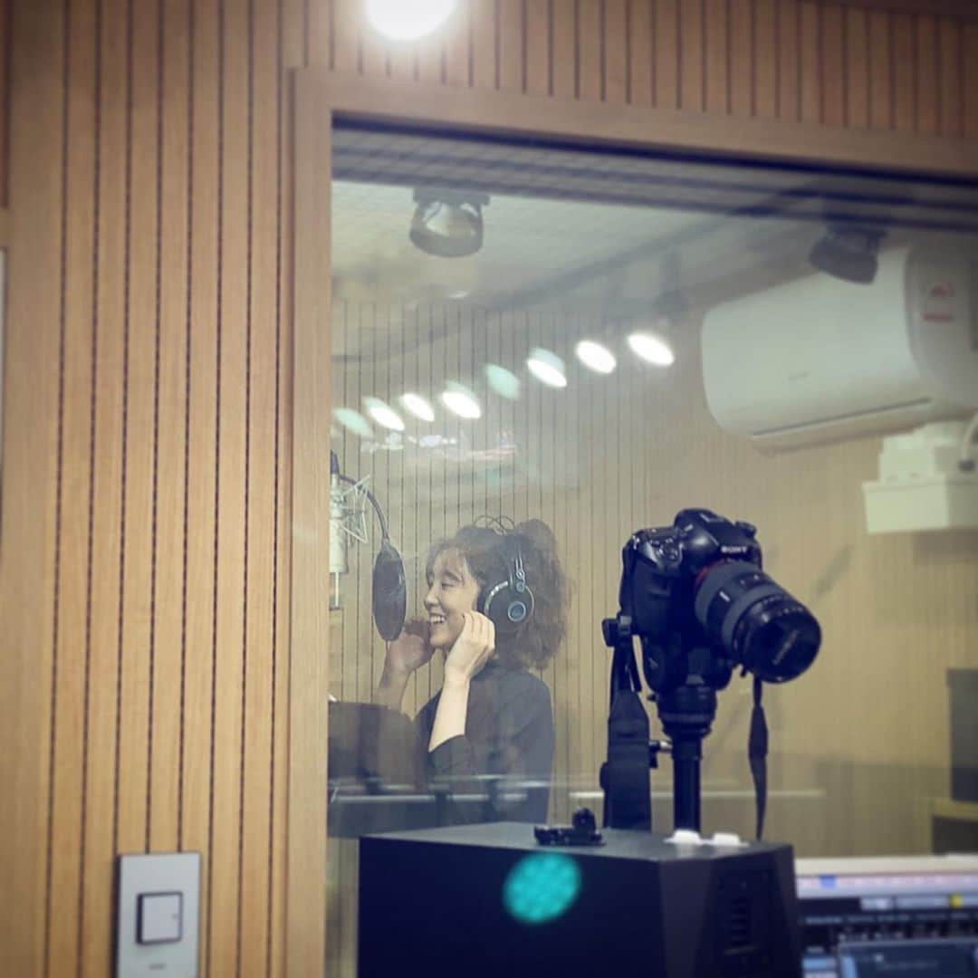 ソヨンさんのインスタグラム写真 - (ソヨンInstagram)「🎧 . . . 늘 설레는 녹음 가기 전 그리고 후  #오늘하루도 고생하셨습니다!」6月24日 20時08分 - hv_seo0