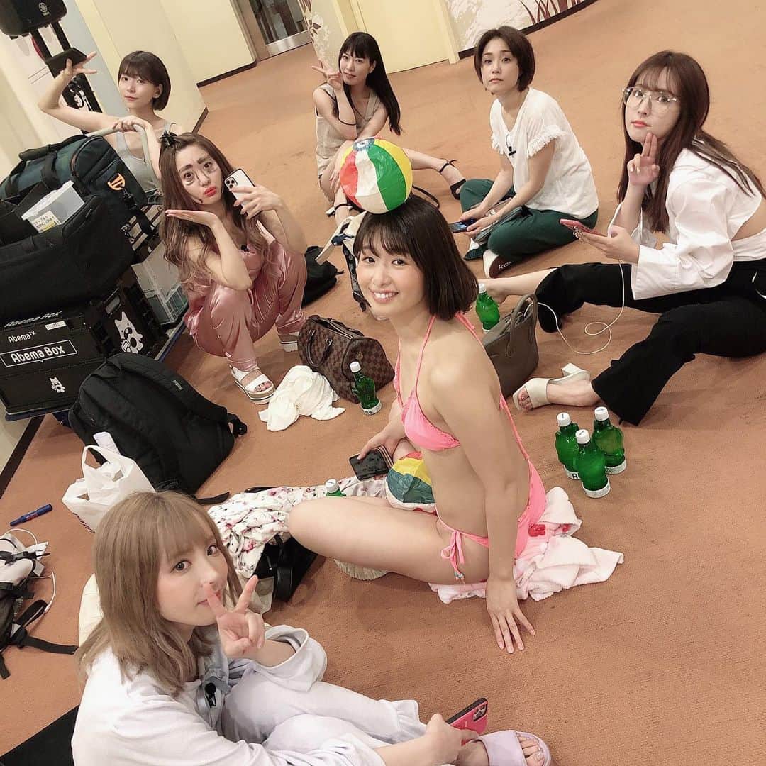 恵比寿マスカッツ　パンチラ 恵比寿☆マスカッツさんのインスタグラム写真 - (恵比寿☆マスカッツInstagram)「昨日は楽屋もなく。。。 ソーシャルなディスタンスで休憩。  #真夜中の運動会 #自宅王 #abema_official」6月24日 20時23分 - ebisu_muscats