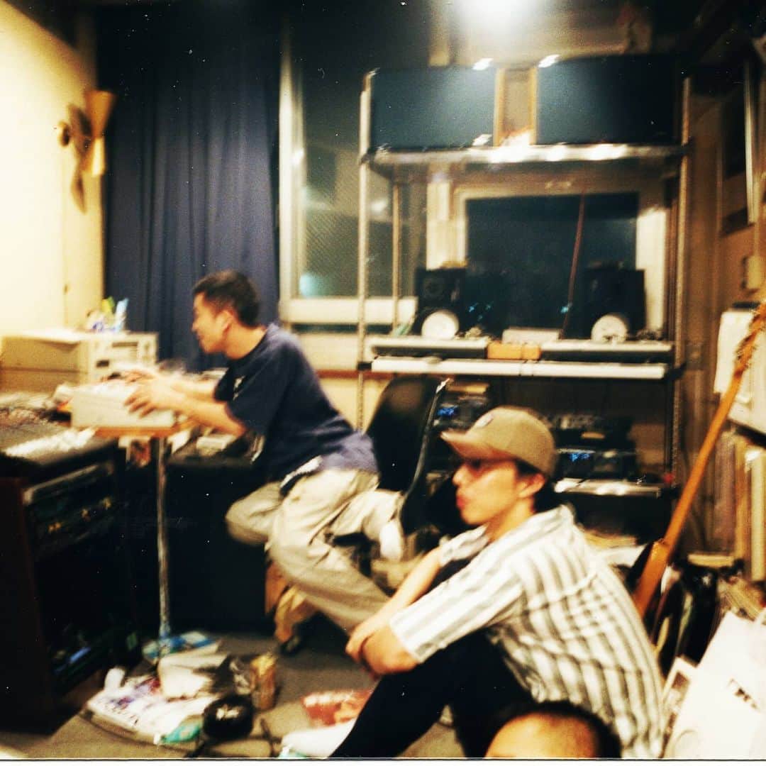 ANI さんのインスタグラム写真 - (ANI Instagram)「FUN-KEY LP作ってる頃。 ハナちゃんにベース弾いてもらうヤツのプリプロしてるところ。 #フィルムカメラ」6月24日 20時28分 - sdp_ani