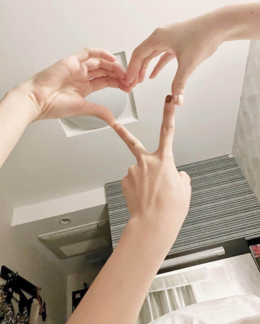 若林真帆のインスタグラム：「手だけで分かった人🙋‍♀️🙋‍♀️🙋‍♀️」