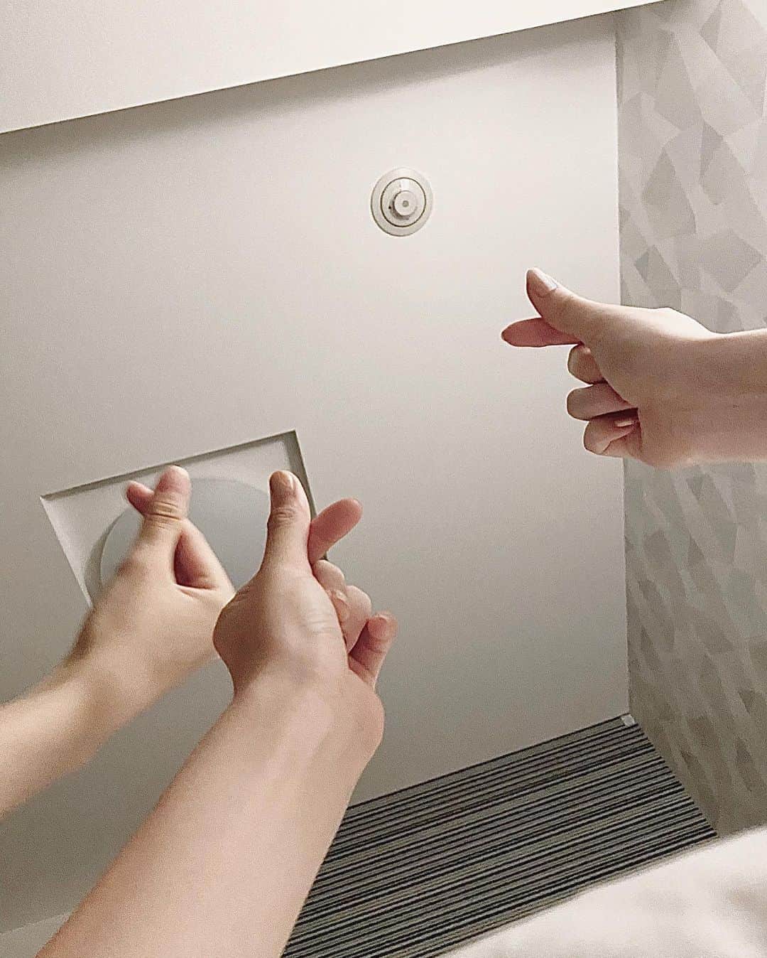 若林真帆さんのインスタグラム写真 - (若林真帆Instagram)「手だけで分かった人🙋‍♀️🙋‍♀️🙋‍♀️」6月24日 20時40分 - mhopu_