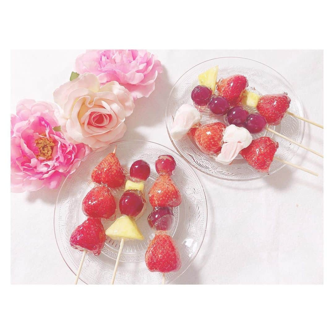 岩田陽菜さんのインスタグラム写真 - (岩田陽菜Instagram)「初挑戦した時のやつだよ〜✨🍓🍇🍍🤍✨﻿ ﻿ #いちご飴#ぶどう飴#マシュマロ飴#パイン飴﻿ #おうちカフェ#おうち時間」6月24日 20時48分 - hina_naso_stu48