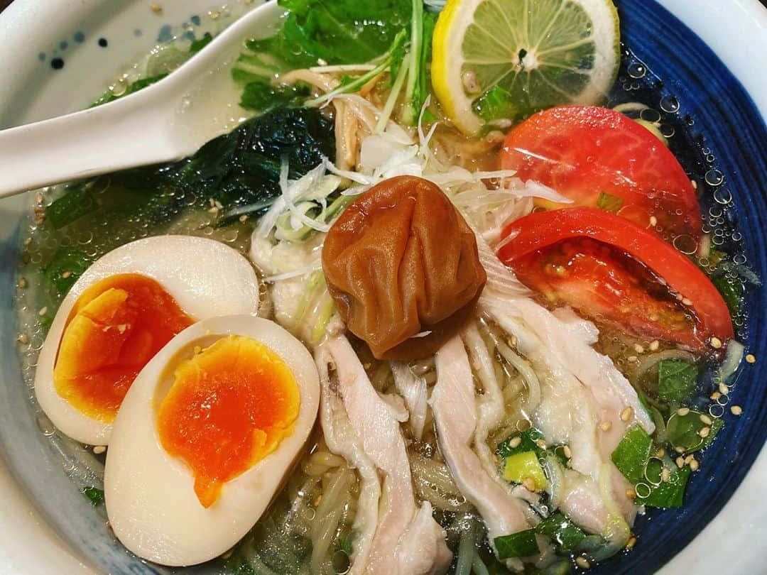 ZYUN.のインスタグラム：「冷やしラーメン。近々レモンパスタ作ろっと。」