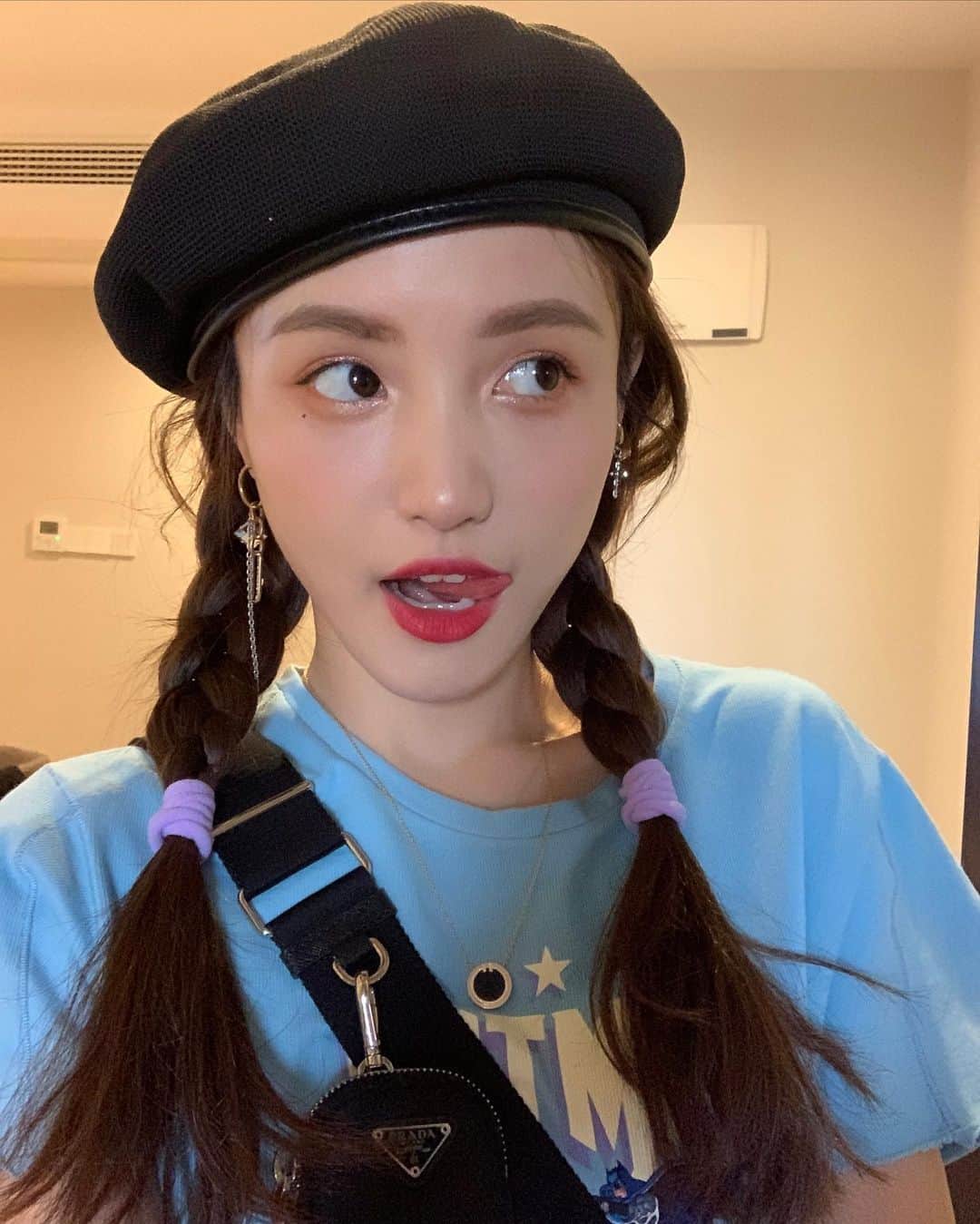 リン・シャオザイのインスタグラム：「💙」