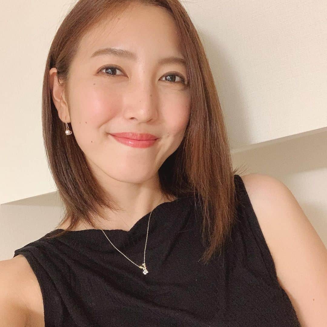 剛毛　女優 小澤陽子さんのインスタグラム写真 - (小澤陽子Instagram)「𝚒𝚗 𝚙𝚛𝚒𝚟𝚊𝚝𝚎❁ 厄介すぎる、髪事情🤦🏼‍♀️💬  . . そういえば先日、 髪が生き返りました…！😇 とぅるんっとぅるん。。🥺🥺✨ . . 私の髪トラブルは…⚡️ ①毛量が多い ②一本一本が剛毛  ③広がりやすい ...