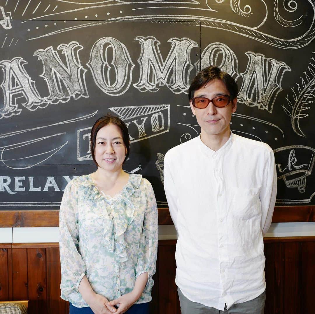 のインスタグラム：「漫画家の倉田真由美さんと。 何度かお見かけしたことはあるんだけど、ちゃんとお話しするのは初めて。 気さくな方で、さっそく来月くらいには呑みにでもぜひ！と。 詳しくは　シコウヒンTVプラスで近日公開！ #シコウヒンtv」
