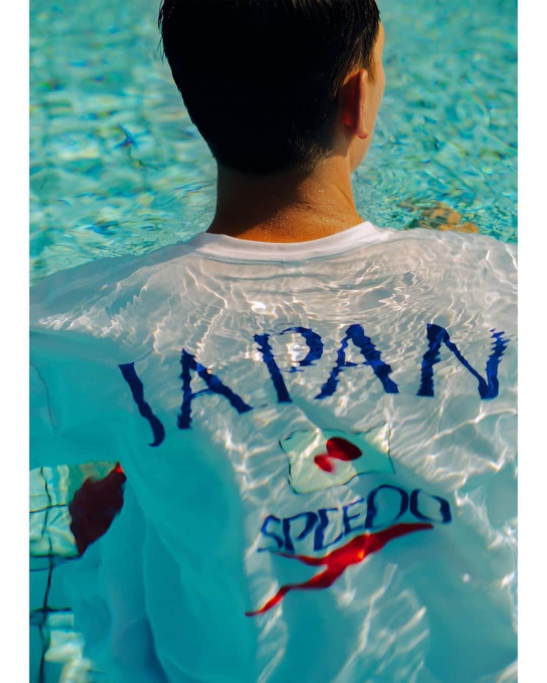 ビームスさんのインスタグラム写真 - (ビームスInstagram)「"Speedo × BEAMS" the 2nd. collab. 6/27 Sat. Release !! スイムウェアブランドのスピードとの二度目のコラボレートコレクションを6/27(土)発売！ 前回同様、スピードの旧ロゴは本コラボレーションのエクスクルーシブデザイン。  今回は「アメリカ」と「日本」というBEAMSのルーツとなる二つの国をデザインリファレンスとして、王道のカレッジロゴと国旗のデザインとしてシンプルに落とし込みました。Tシャツの胸元に入るカタカナの「スピード」は史上初めての試みです。  詳しくはHPをチェック！ https://www.beams.co.jp/news/2019/  @speedo_japan @beams_mens_casual @beams_harajuku_official @beams_street_umeda  Model_ @ibunshi.injapan  Photography_ @shinichiro_shiraishi  Direction&styling_ @yujililynakata  Hair&make-up_ @kojimak  Edit_ @taiyo.ooo  Special Thanks_ @setouchi_aonagi  #beams #ビームス #speedo #スピード #swimwear #スイムウェア #水着」6月24日 21時12分 - beams_official
