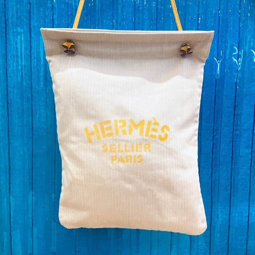 トライセクトさんのインスタグラム写真 - (トライセクトInstagram)「【decouverte】﻿ ﻿ ﻿ VINTAGE HERMES BAG👜﻿ ﻿ ﻿ 人気のヴィンテージエルメスのアリーヌが明日、京都店・大阪店に入荷致します。﻿ ﻿ ﻿ こちらの写真は京都店の入荷品になっております。﻿ 京都店 TEL 075-275-4069﻿ 営業時間11:00-20:00﻿ ﻿ ﻿ ﻿ 商品に関しましては各店に直接お電話にてお問い合わせ頂きますようお願い致します。DMでのお問い合わせはお受付しておりません。﻿ ﻿ ﻿ ﻿ 大変人気の商品の為、お電話が繋がりにくいことがございますのでご了承下さいませ。希少なお品物ですので、是非お早目にご覧下さい。﻿ ﻿ ﻿ 〈通販対応受付中〉﻿ 当店ではご来店が難しい方に向けて、通信販売（eコレクト）の対応も行なっております。尚、只今期間限定でeコレクトの送料を無料とさせて頂きます。掲載商品や詳細につきましては、お気軽に店舗にお電話にてお問い合わせ下さい。﻿ ﻿ 詳細はdecouverteのプロフィールリンクよりブログをご覧ください。﻿ ﻿ ﻿ ﻿ ﻿ ﻿ #デクーヴェルト#ヴィンテージ #ヴィンテージショップ ﻿ #ベイクルーズ #エルメス #ヴィンテージエルメス#アリーヌ﻿」6月24日 21時17分 - baycrews