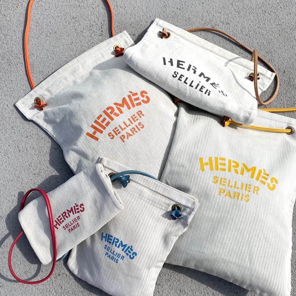トライセクトさんのインスタグラム写真 - (トライセクトInstagram)「【decouverte】﻿ ﻿ ﻿ VINTAGE HERMES BAG👜﻿ ﻿ ﻿ 人気のヴィンテージエルメスのアリーヌが明日、京都店・大阪店に入荷致します。﻿ ﻿ ﻿ こちらの写真は京都店の入荷品になっております。﻿ 京都店 TEL 075-275-4069﻿ 営業時間11:00-20:00﻿ ﻿ ﻿ ﻿ 商品に関しましては各店に直接お電話にてお問い合わせ頂きますようお願い致します。DMでのお問い合わせはお受付しておりません。﻿ ﻿ ﻿ ﻿ 大変人気の商品の為、お電話が繋がりにくいことがございますのでご了承下さいませ。希少なお品物ですので、是非お早目にご覧下さい。﻿ ﻿ ﻿ 〈通販対応受付中〉﻿ 当店ではご来店が難しい方に向けて、通信販売（eコレクト）の対応も行なっております。尚、只今期間限定でeコレクトの送料を無料とさせて頂きます。掲載商品や詳細につきましては、お気軽に店舗にお電話にてお問い合わせ下さい。﻿ ﻿ 詳細はdecouverteのプロフィールリンクよりブログをご覧ください。﻿ ﻿ ﻿ ﻿ ﻿ ﻿ #デクーヴェルト#ヴィンテージ #ヴィンテージショップ ﻿ #ベイクルーズ #エルメス #ヴィンテージエルメス#アリーヌ﻿」6月24日 21時17分 - baycrews