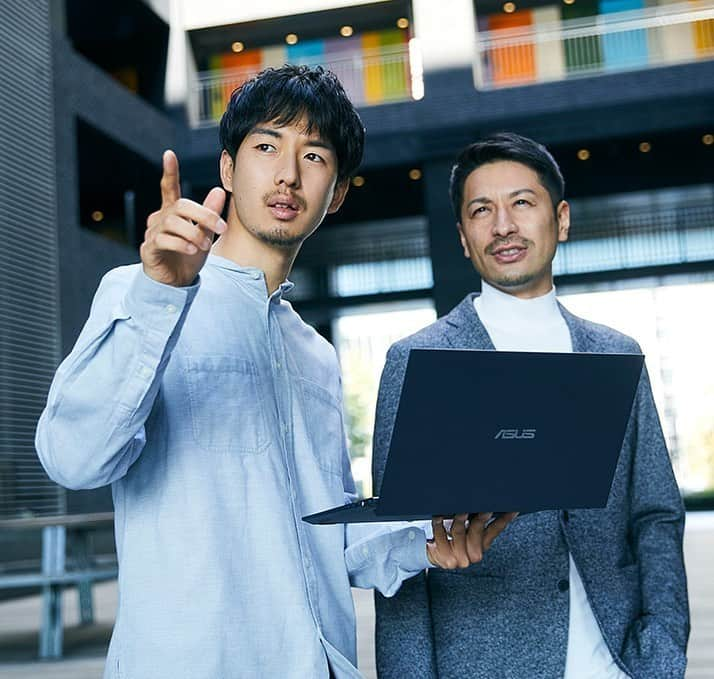 NAOTA（ナオタ）のインスタグラム：「ASUSの広告やらせていただきました❗️ご縁に感謝です✨✨ #asus #notepc  #ノートパソコン  #personalcomputer  #家電 #家電芸人 #パソコン教室」