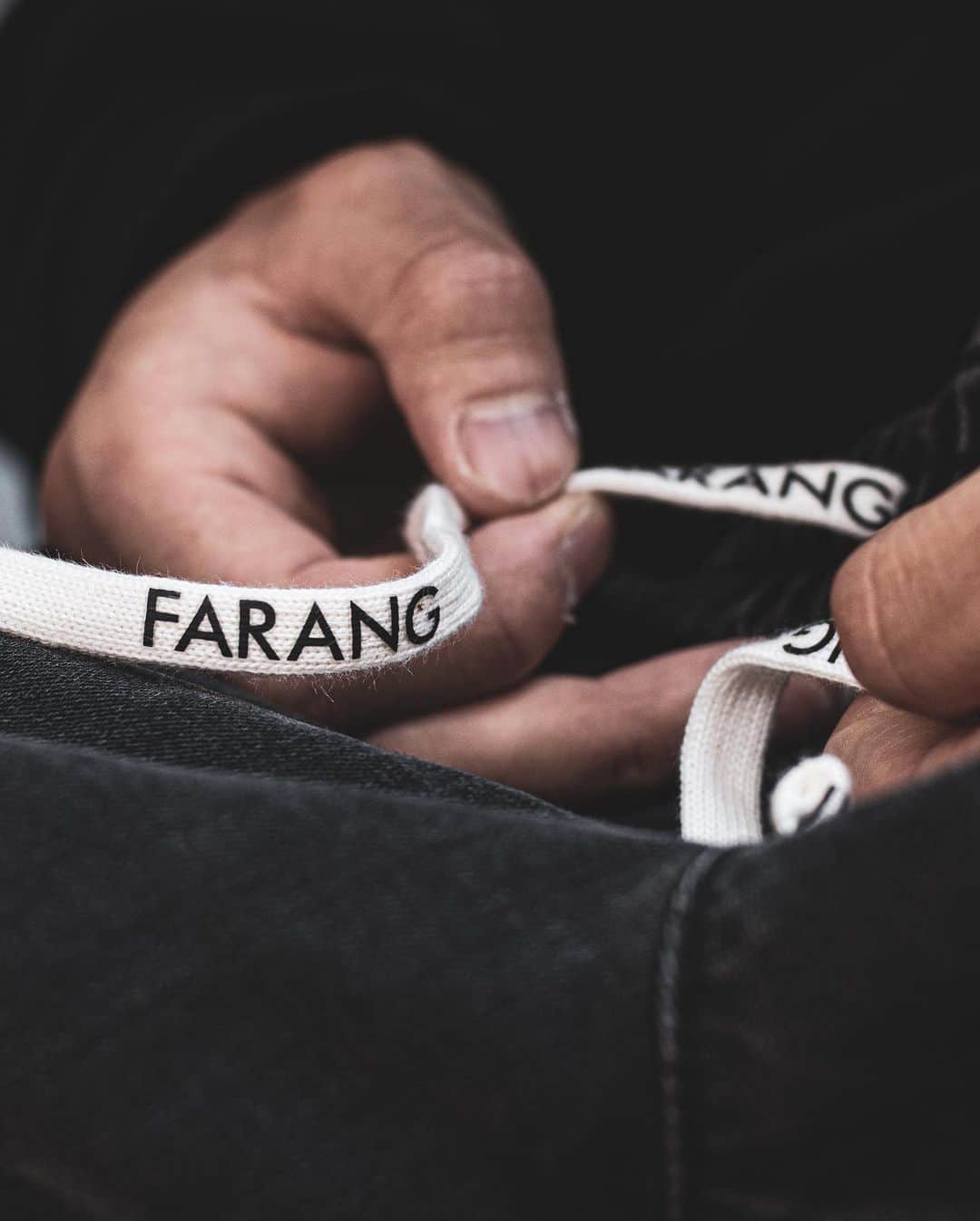 ZENさんのインスタグラム写真 - (ZENInstagram)「New Farang collection is out now! @teamfarang Black and Orange 🖤🧡🖤🧡 Check out the website TEAMFARANG.COM ﻿ ﻿ 📸: @ryotaxgram ﻿ ﻿ #teamfarang @teamfarang ﻿ #onitsukatiger @onitsukatigerjp ﻿ #JeepRealGames @jeeprealgames ﻿ #ThePowerofReal @jeep_japan_official ﻿ #monsterpk @monsterpk_tokyo﻿ #LDHsports @ldh_japan_official﻿ ﻿ #Japan #Tokyo #パルクール #パルクールZEN」6月24日 21時35分 - zen_pk_official