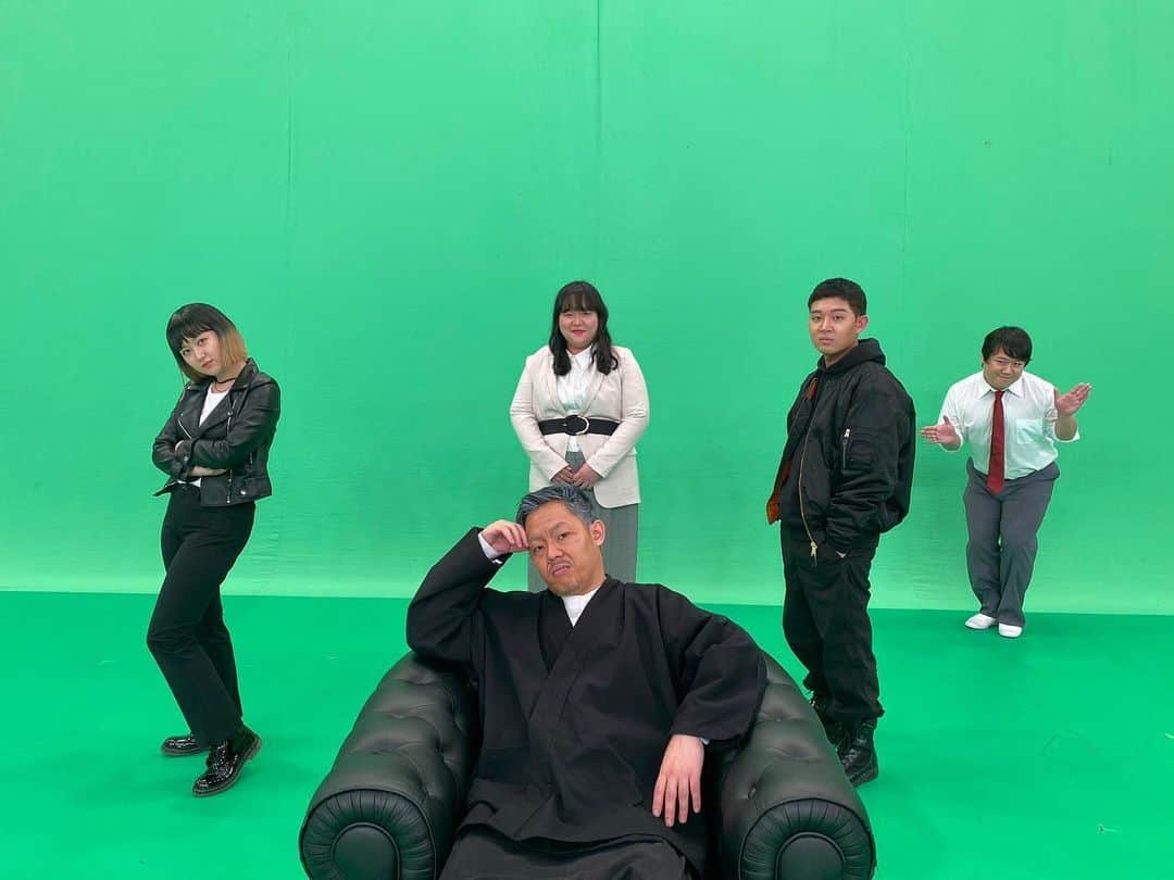 のインスタグラム：「ネタパレ様のお収録でした。お楽しみにでございます〜。 左　　チョ・リソー 中前　チャ・プチェ会長 中奥　　オ・スシ 右　　パク・セロリ 右端　チコク・ニシダ  #梨泰院クラス #長家 #ラランド 様 #ぼる塾 様 #四千頭身 #ザマミィ」